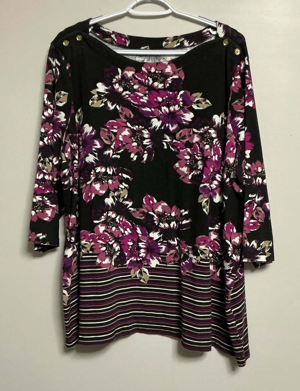 Jessica London Black Floral 3/4 Sleeve Knit Top with Shoulder Buttons Size 22/24
